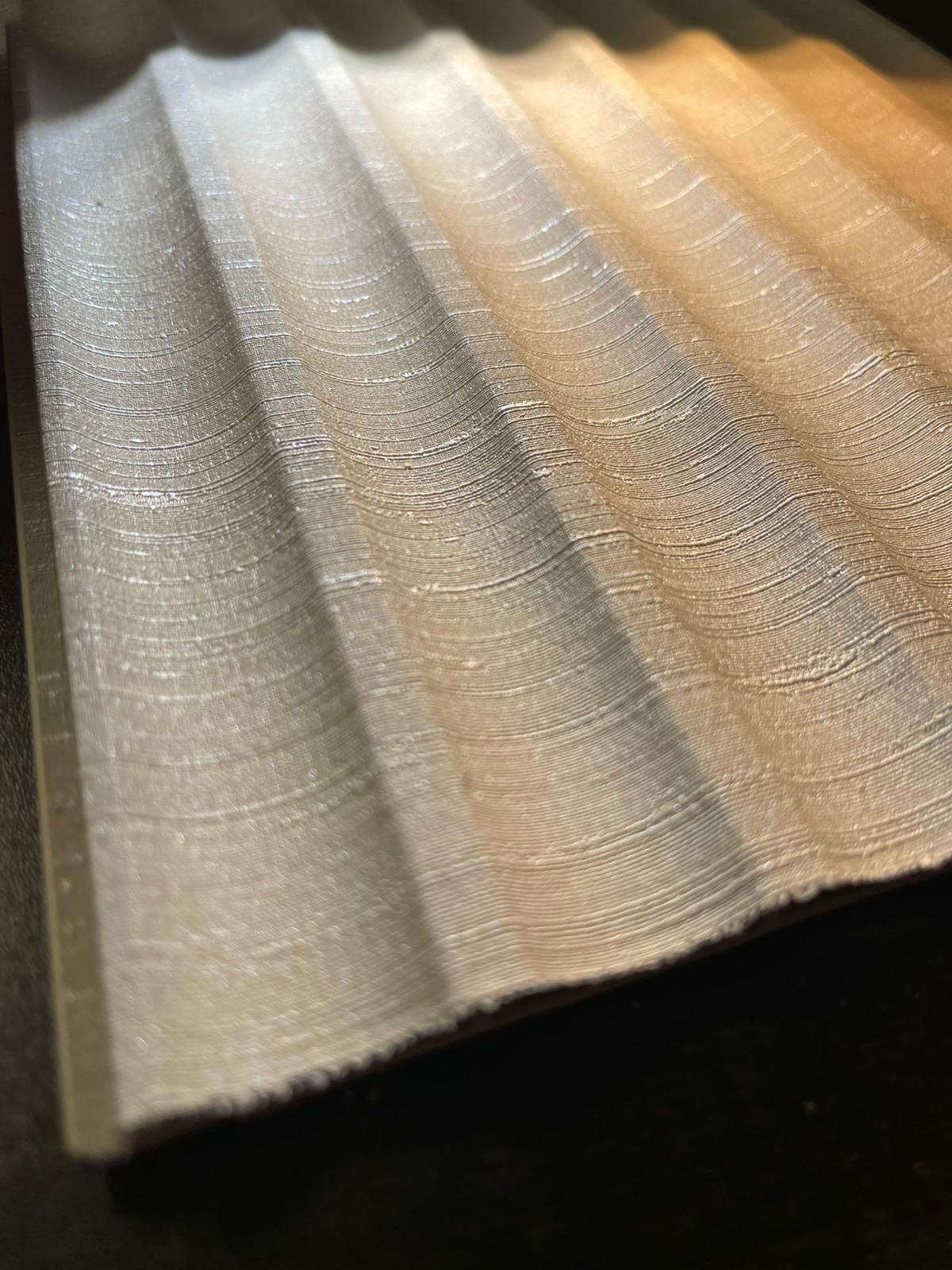 סרגל דמוי בד מבריק – דגם 99070 בגוון שמנת