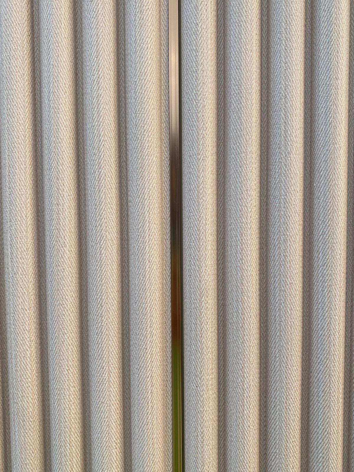 158-385 brown lineup חיפוי קיר דמוי בד – גוון חום אפרפר