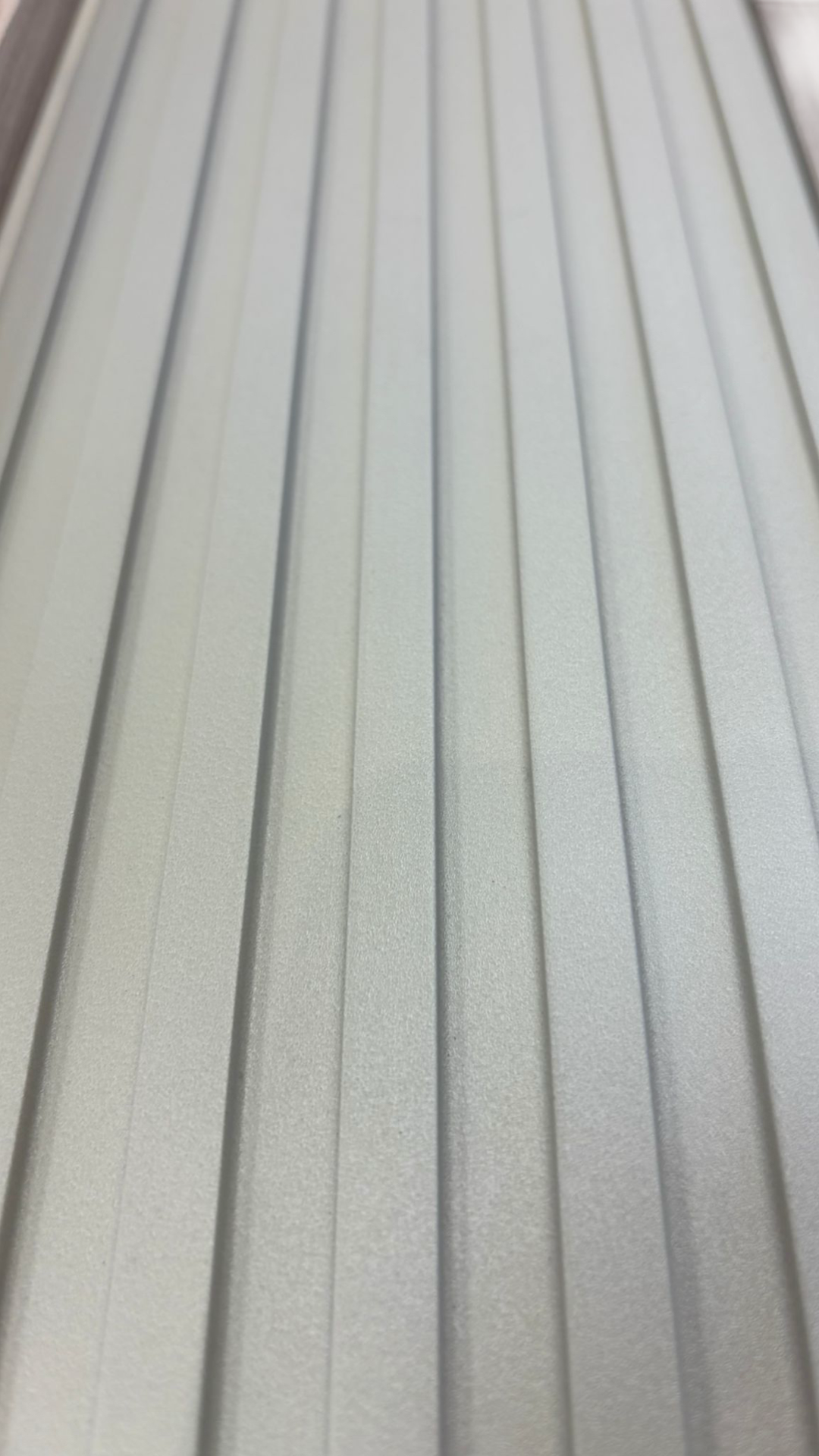 סרגל בגוון לבן פנינה מטאלי – דגם 219