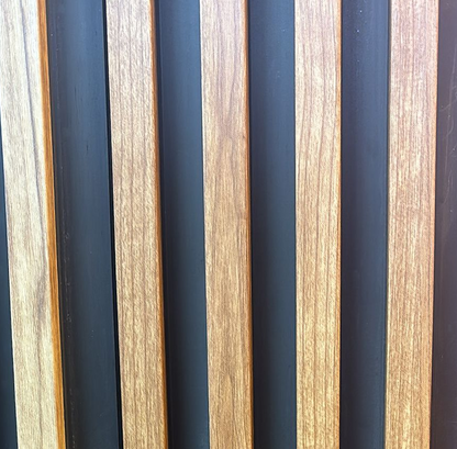 Wood with black lineup סרגל דמוי עץ עם פסי הדגשה שחורים